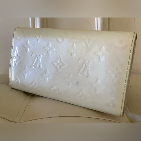 🔥Louis Vuitton🔥Vernis Sarah monogram ivory pearl wallet - Picture 2 of 10